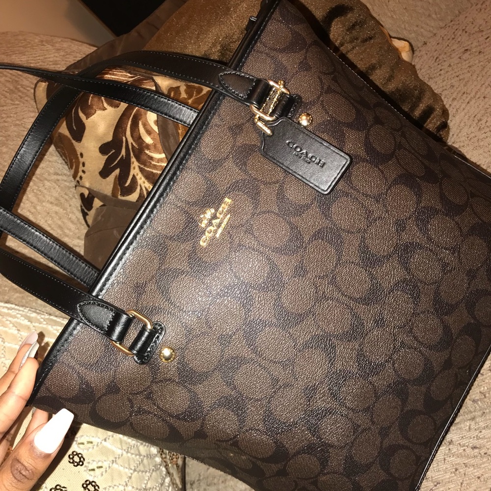 BRAND NEW COACH PURSE/BAG